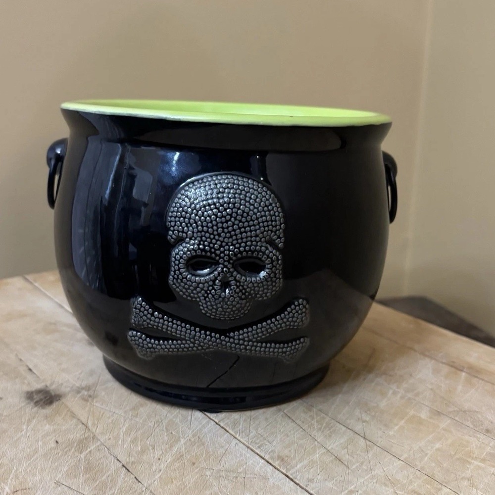 Yankee Candle Raven Night SKULL CAULDRON Jar Candle Holder / Witches‎ Brew